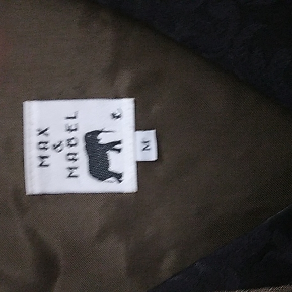 Max and Mabel Vest, Sz Medium - Picture 4 of 6